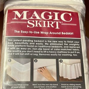 NWT Queen Ivory easy to use wrap around bed skirt